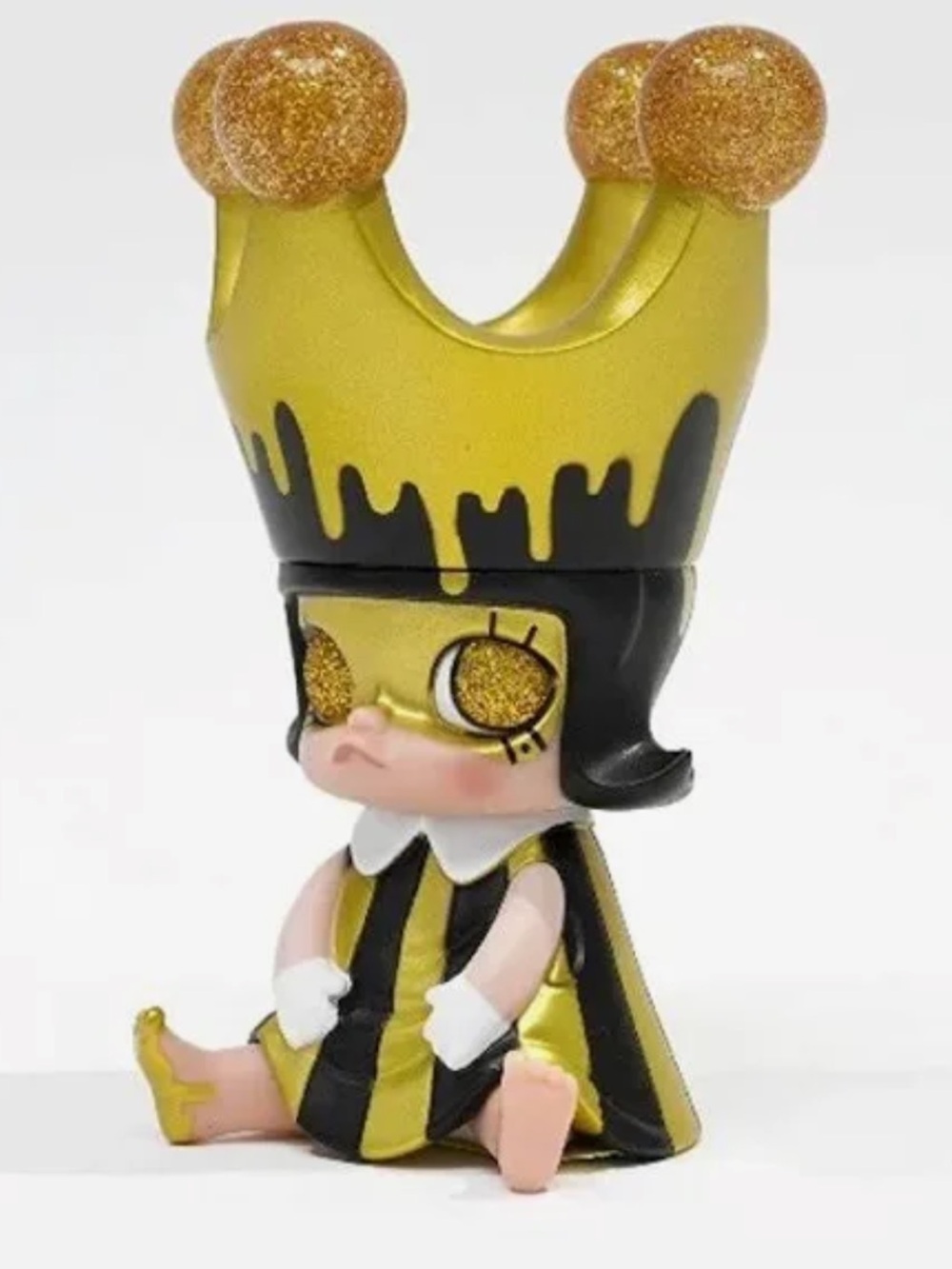 2023 Limited Edition Molly Baby Gold Crown  Gold & Black Body. Sealed bag .